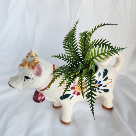 Vintage Royal Japan Cow Creamer or Planter Handpainted with spout - Picture 2 of 16